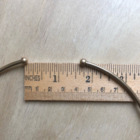 Gold-tone Choker with Marbleized Pendant - Picture 2 of 5